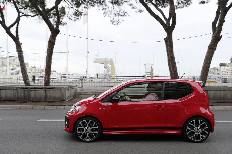  Volkswagen up! GTI 2018 года  (WW) (фото 38 из 41)
